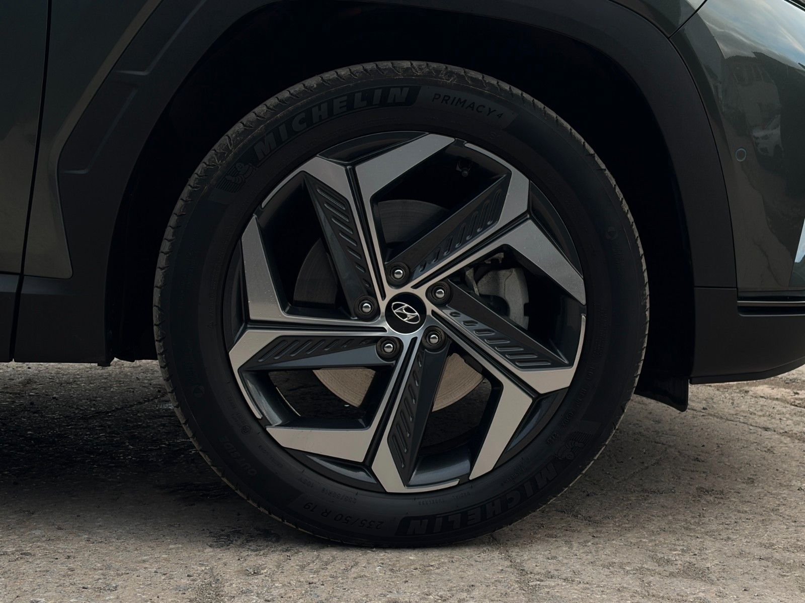 Fahrzeugabbildung Hyundai Tucson 1.6 T-GDI PHEV 4WD CarPlay 360° ACC SBL