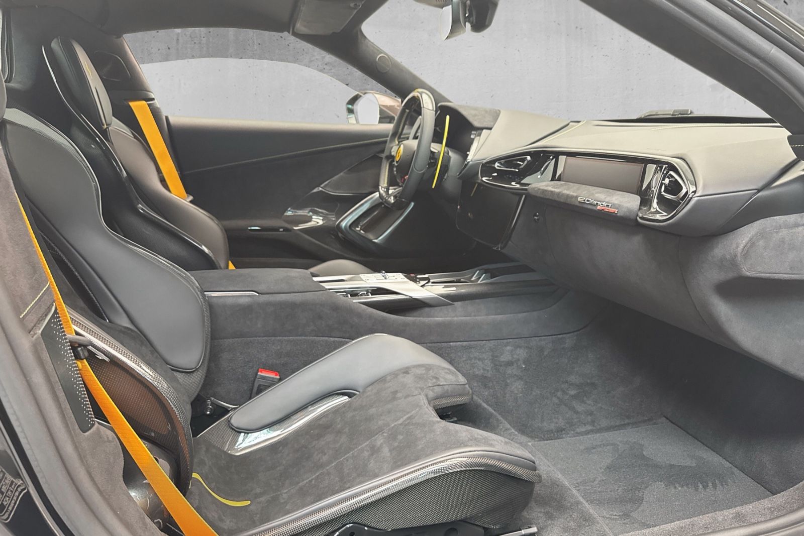 Fahrzeugabbildung Ferrari 12Cilindri Spider*Painted Stripe*Full Carbon*