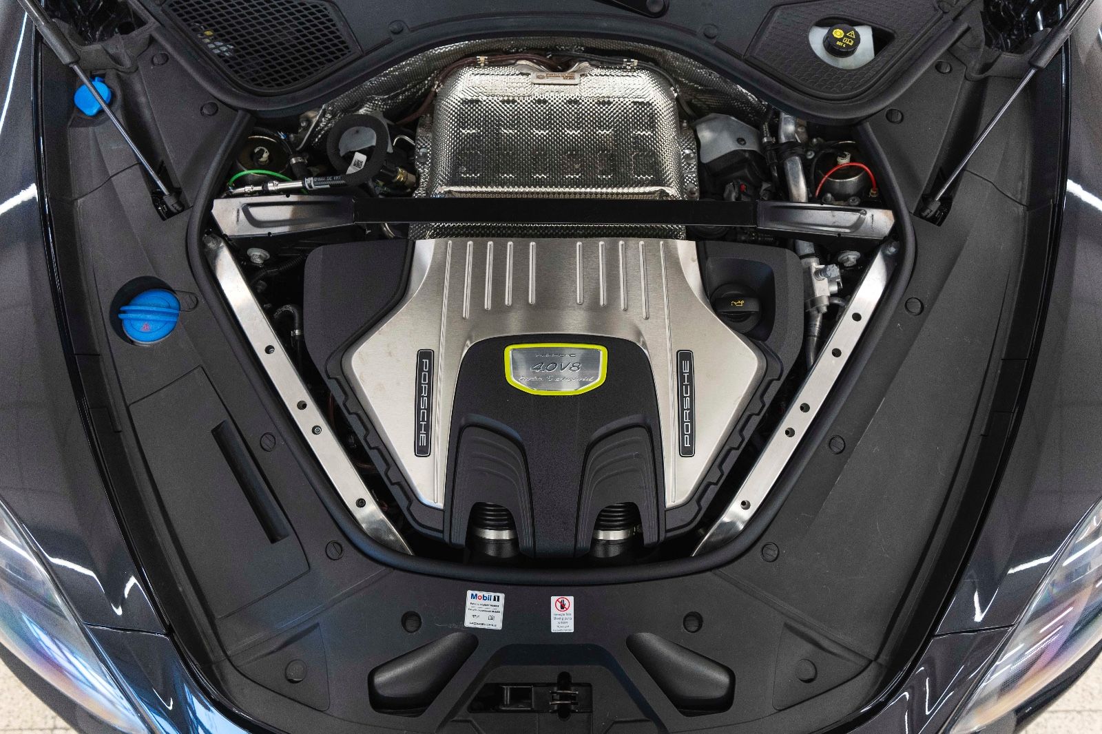 Fahrzeugabbildung Porsche Panamera Turbo S CHRONO LED PDLS PASM ACC PCCB