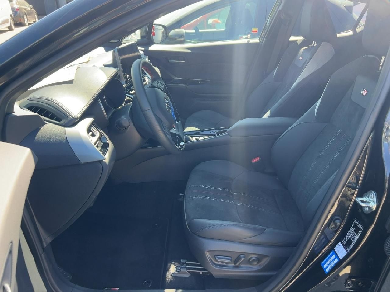 Fahrzeugabbildung Toyota C-HR 2.0 Hybrid GR Sport Black Edition