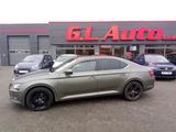Skoda Superb Style/BI-XENON/NAVI/SH/PDC/TEMPO/KLIMAAUT - Skoda Superb mit Benzin-Antrieb: Limousine