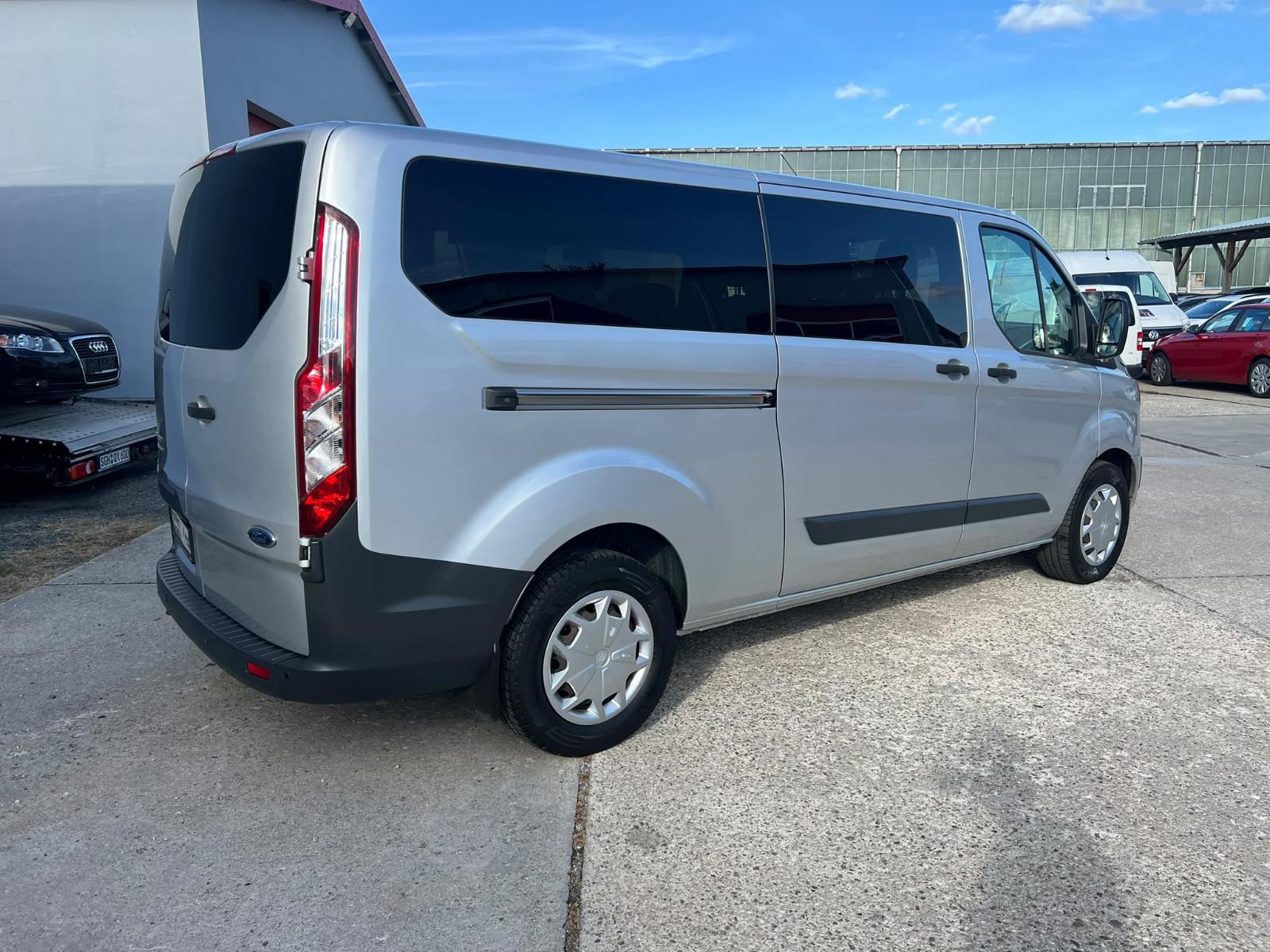 Ford Tourneo Custom L2 Lang 9Sitzer 2023 Motor Neu
