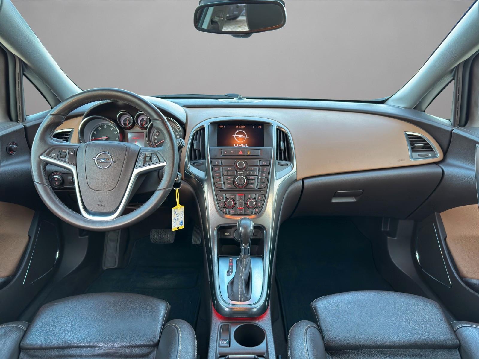 Opel Astra J Sports Innovation+LEDER+XENON+SCHECKHEFT