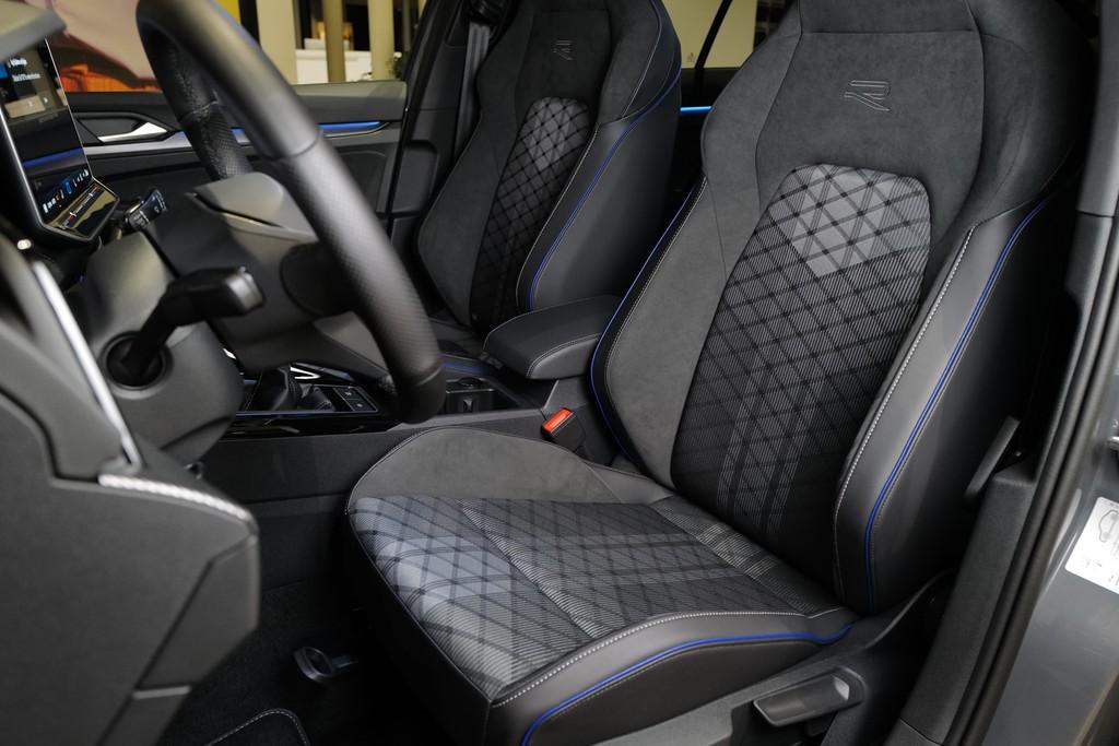 Volkswagen Golf VIII 1.5TSI R-Line Black Style AHK Pano 360, миниатюра 13