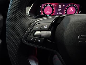 Fahrzeugverkauf 16 Skoda Octavia Combi 1.5 TSI Sportline Matrix AHK