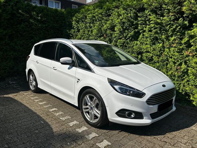 Ford S-Max 2,0 TDCi 110kW Titanium 7.Sitzer