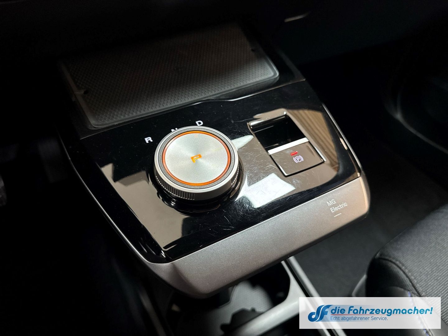 Fahrzeugabbildung MG MG4 Luxury Digitales Cockpit 360 Kamera LED ACC