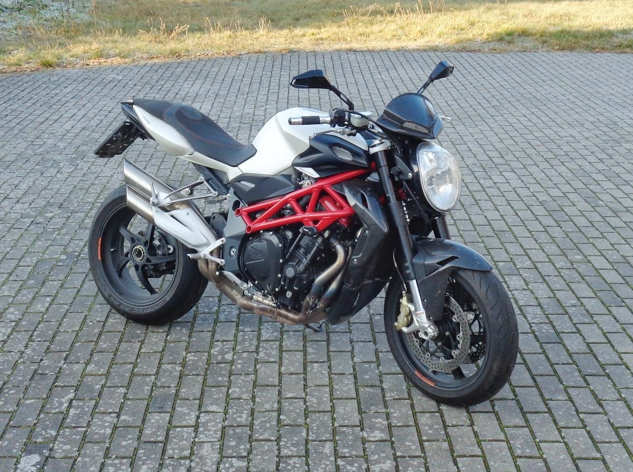 MV Agusta Brutale 1090 aus 1.Hand, OZ-Felgen, viel Carbon!