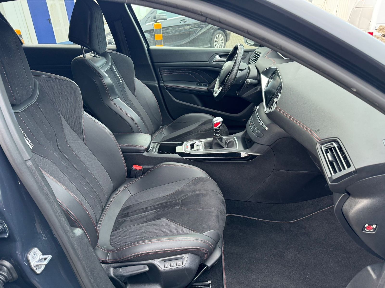 Fahrzeugabbildung Peugeot 308 GTi Massage+Navi+Kamera+Leder+Panorama