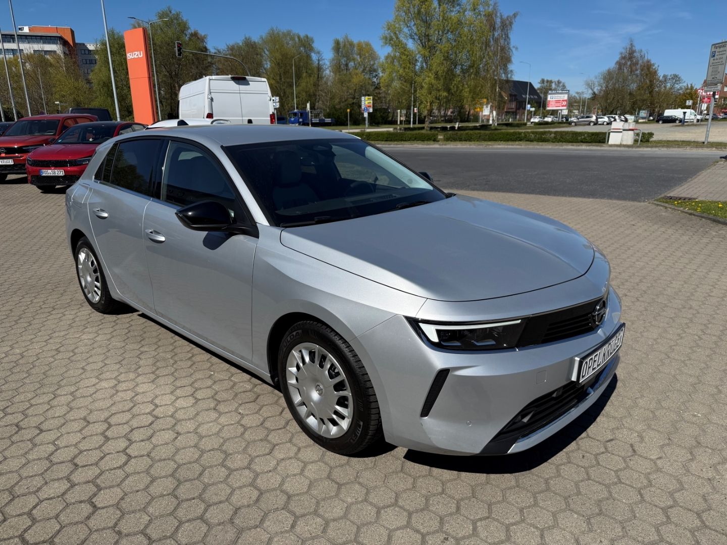 Fahrzeugabbildung Opel Astra L Elegance mit SHZ+LHZ+Kamera