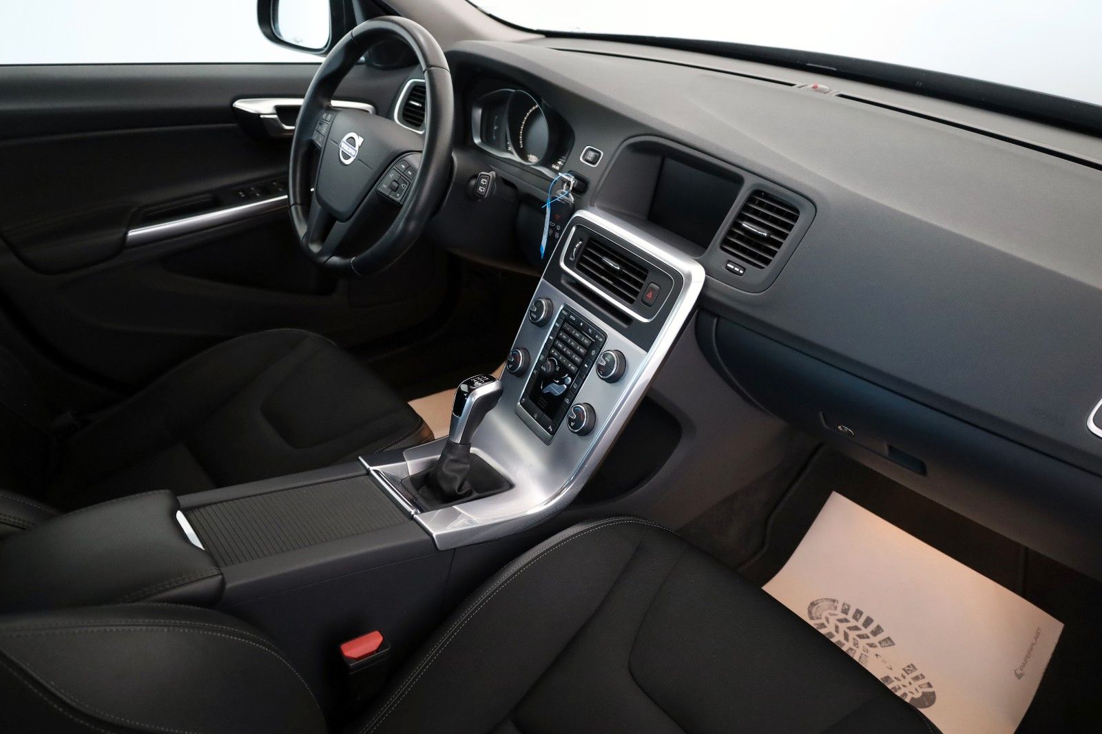 Fahrzeugabbildung Volvo V60 Kombi Linje Business T.Leder,Navi,SH,PDC