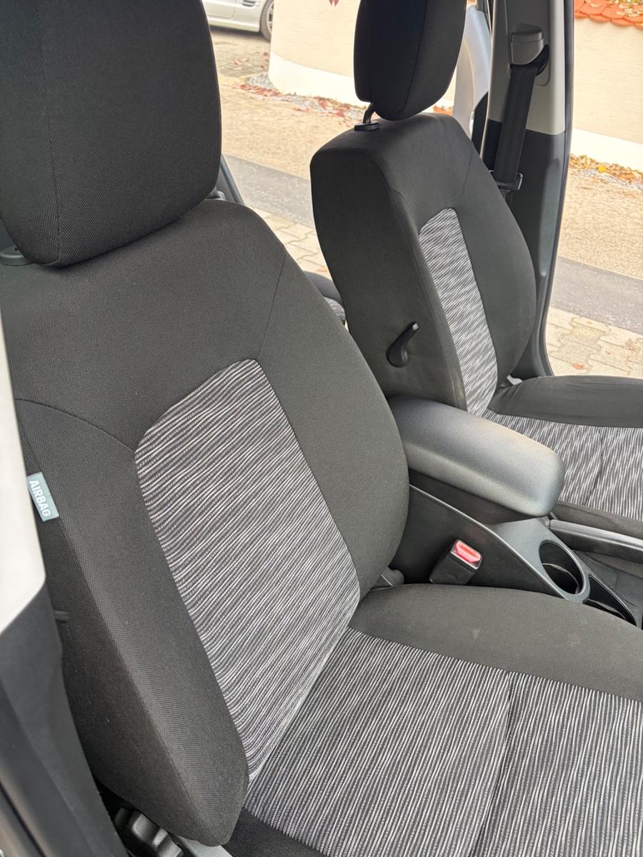 Kia cee'd 2010 — photo 25