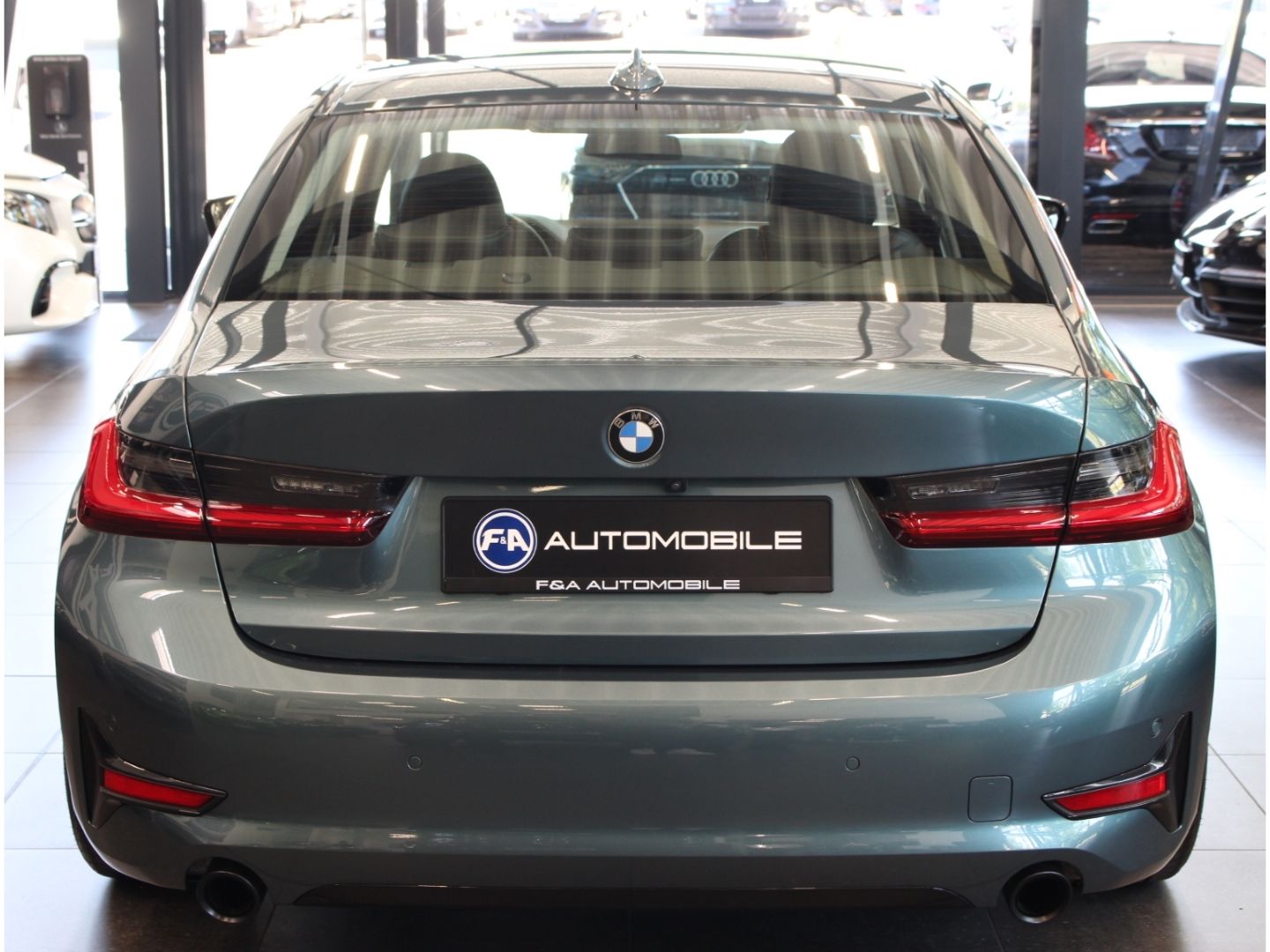 Fahrzeugabbildung BMW 330 d xDrive Sport Line HUD*Laser*M3 Felgen
