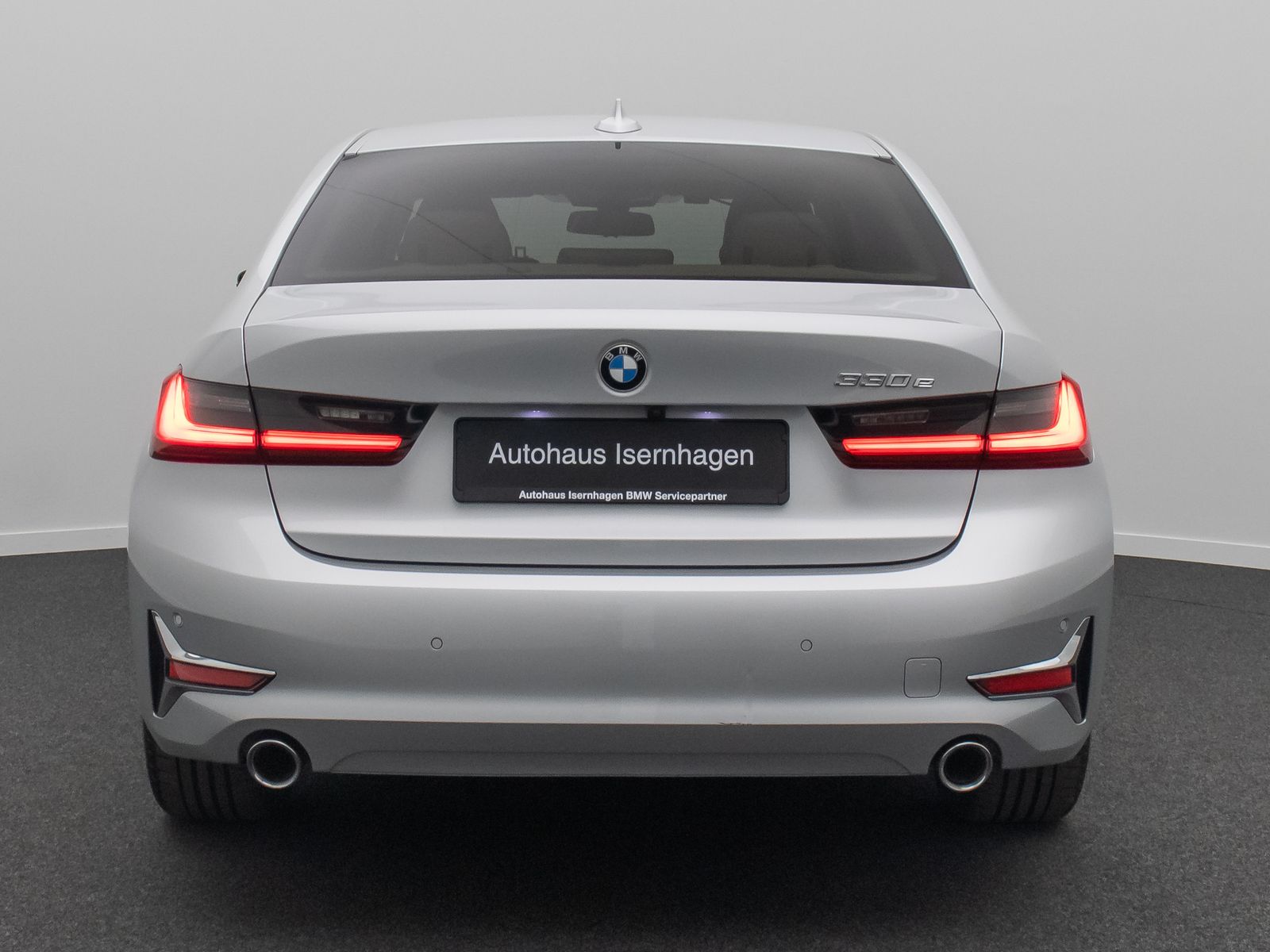 Fahrzeugabbildung BMW 330e Luxury Line 360°Laser HUD DAB H/K Komfort