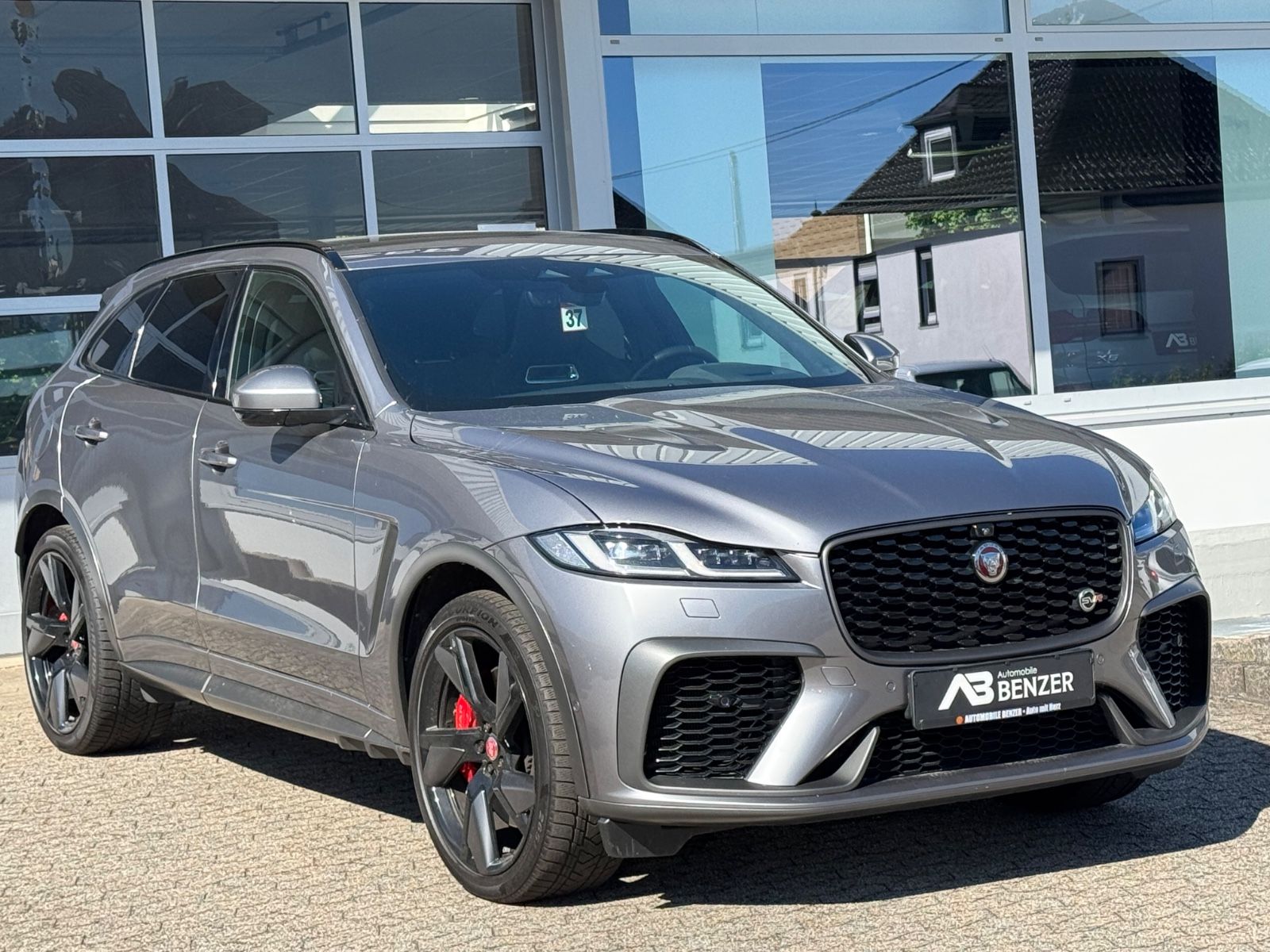 Fahrzeugabbildung Jaguar F-PACE SVR /PANO/MERIDIAN/360°KAM/HUD/AMBIENTE