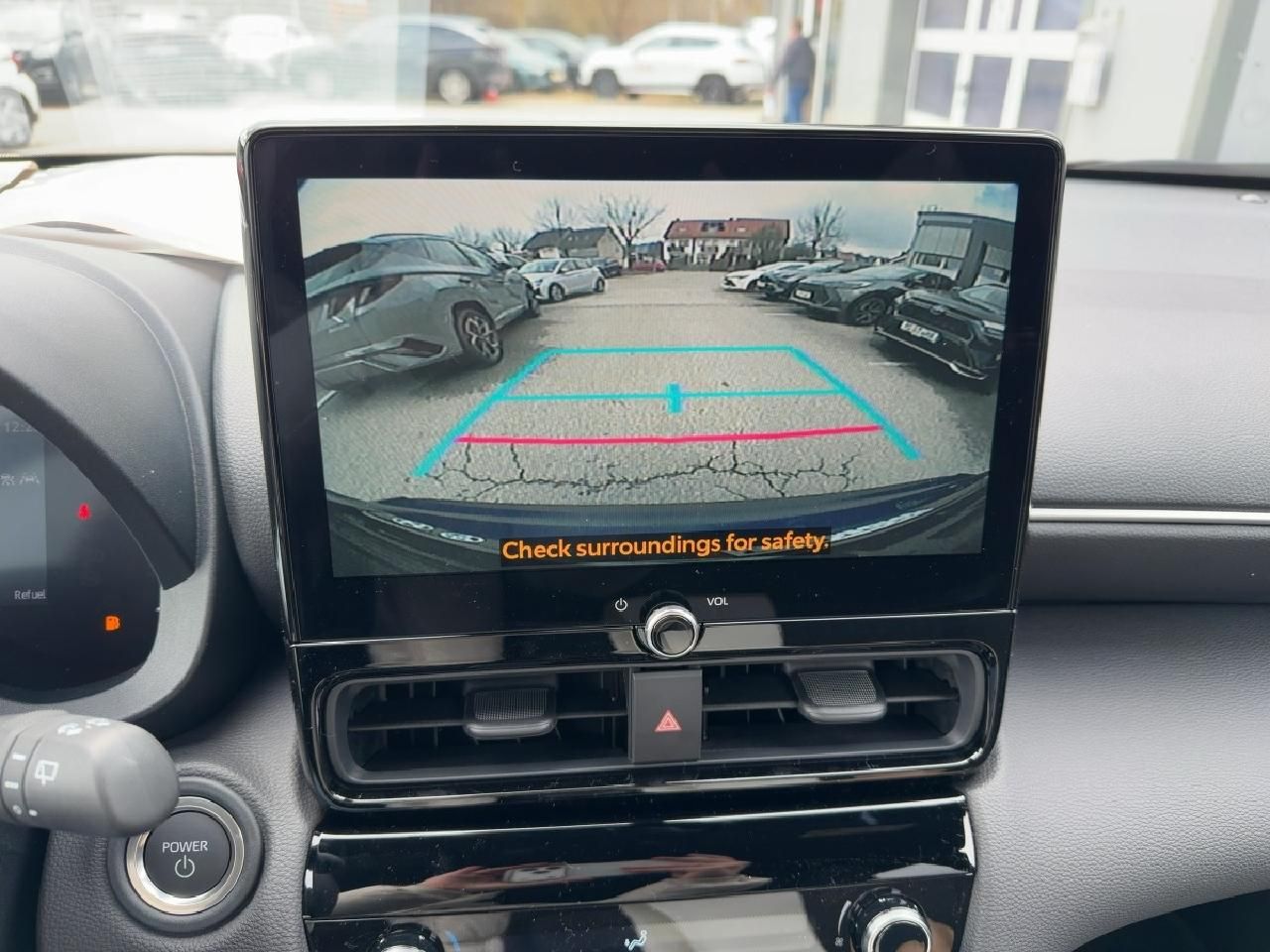 Fahrzeugabbildung Toyota Yaris Cross 1,5  Teamplayer *1,99% bis 30.6*