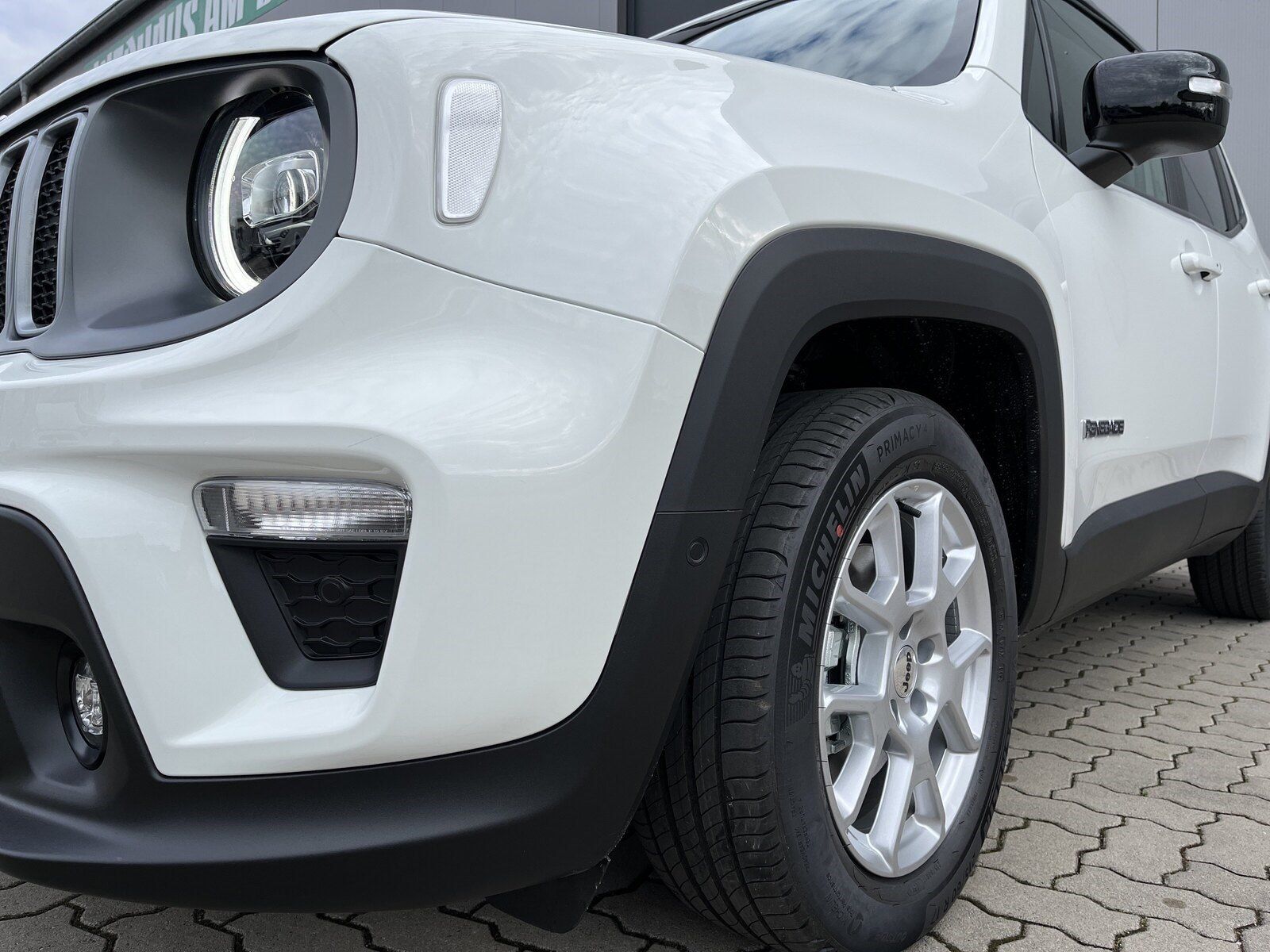 Fahrzeugabbildung Jeep Renegade Limited Mild-Hybrid FWD