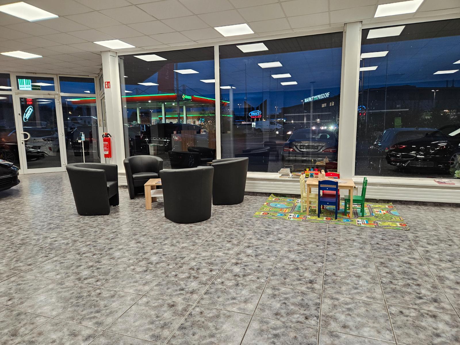 showroom-image-bottom