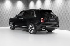Cullinan Series II 2026 BLACK/TIFFANY VIP SEATS