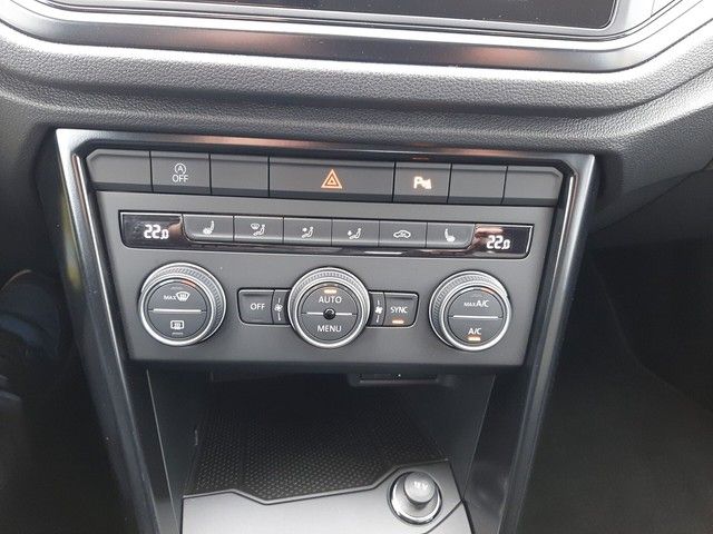 Fahrzeugabbildung Volkswagen T-Roc 1.0 TSI AppConnect FSE SHZ MFL PDC 16"