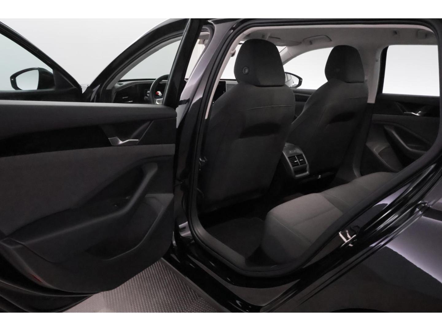 Volkswagen Passat 1.5eTSI DSG+LED+NAVI+TEMPO+PDC, миниатюра 16