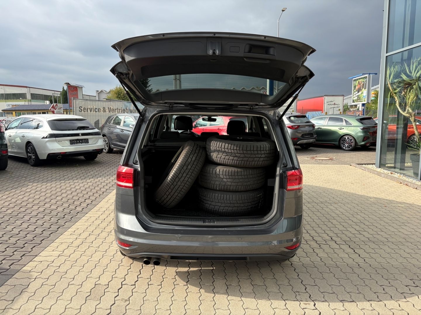 Fahrzeugabbildung Volkswagen Touran 1.6 TDI Comfortline BMT Start-Stopp