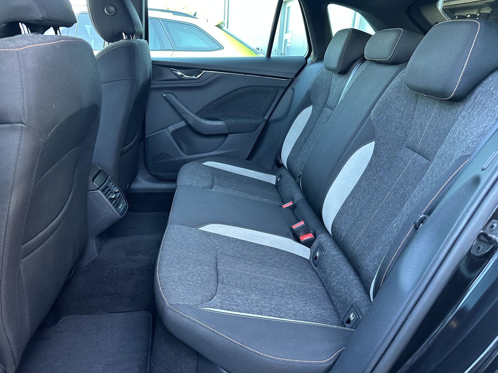 Fahrzeugabbildung SKODA Scala 1.5 TSI DSG Style LED+ACC+KAMERA+SHZ+CARPL