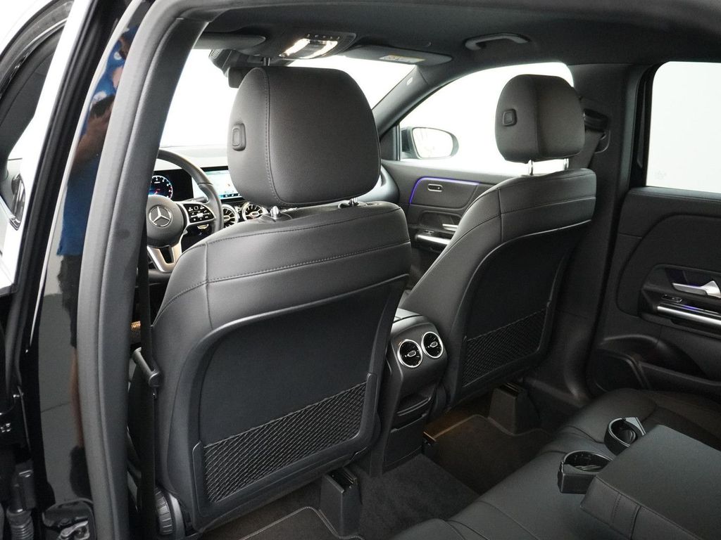 Mercedes-Benz GLA 200 Business Solution Luxury AMG Felgen MBUX