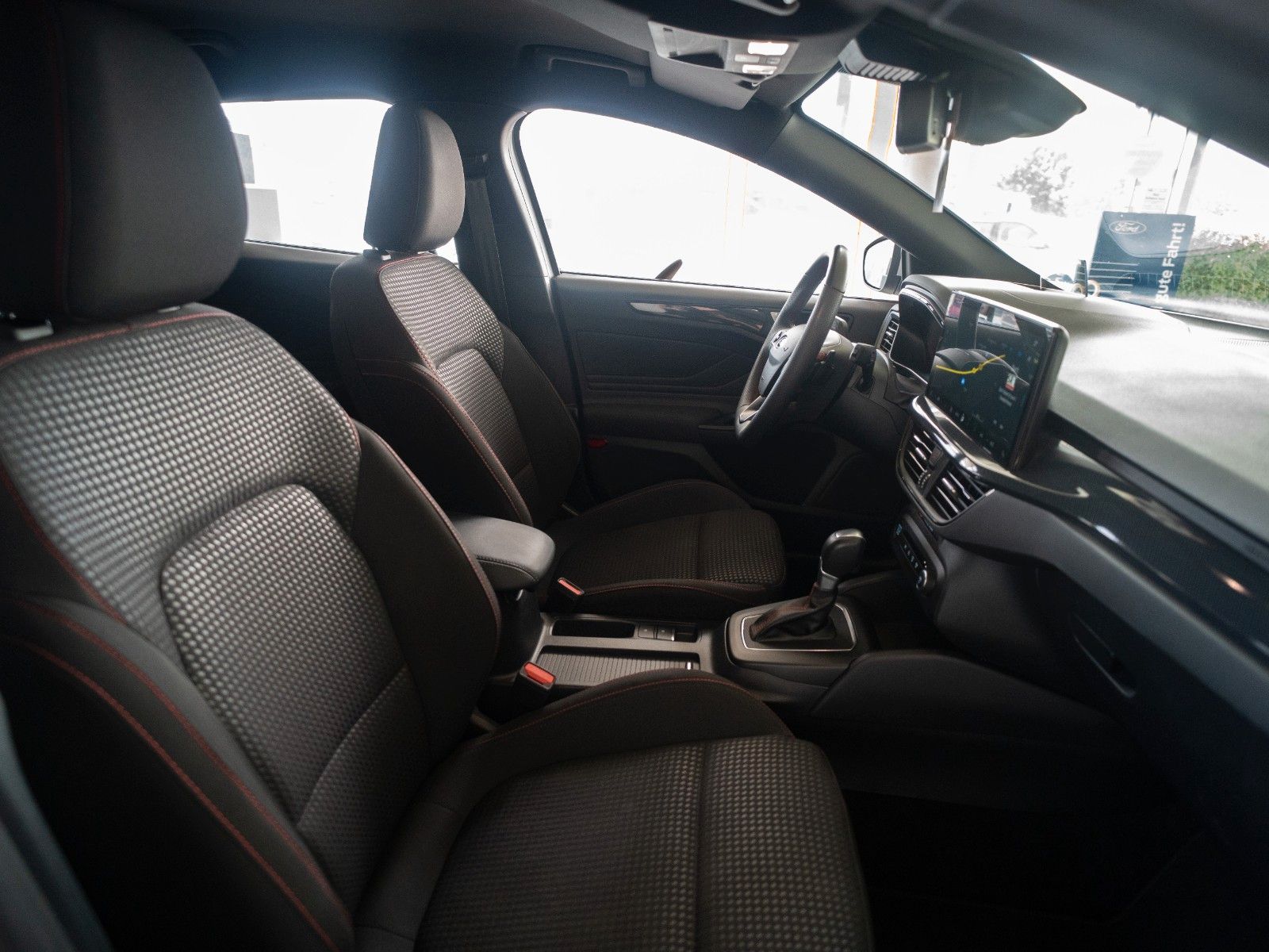 Fahrzeugabbildung Ford Focus Turnier ST-Line AUTOM./WINTER-P./AHK