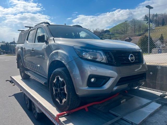 Nissan Navara NP300 N-Guard Double Cab 4x4