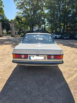 Mercedes-Benz CE 230 - Mercedes-Benz Coupé aus dem Jahr 1982