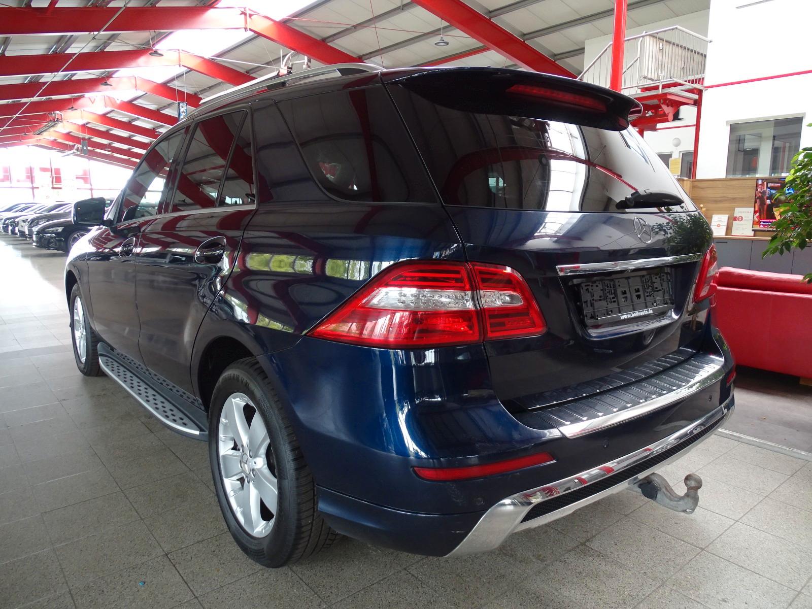 Mercedes-Benz ML 350 CDI BlueTec 4Matic*AHK+PANO+LEDER