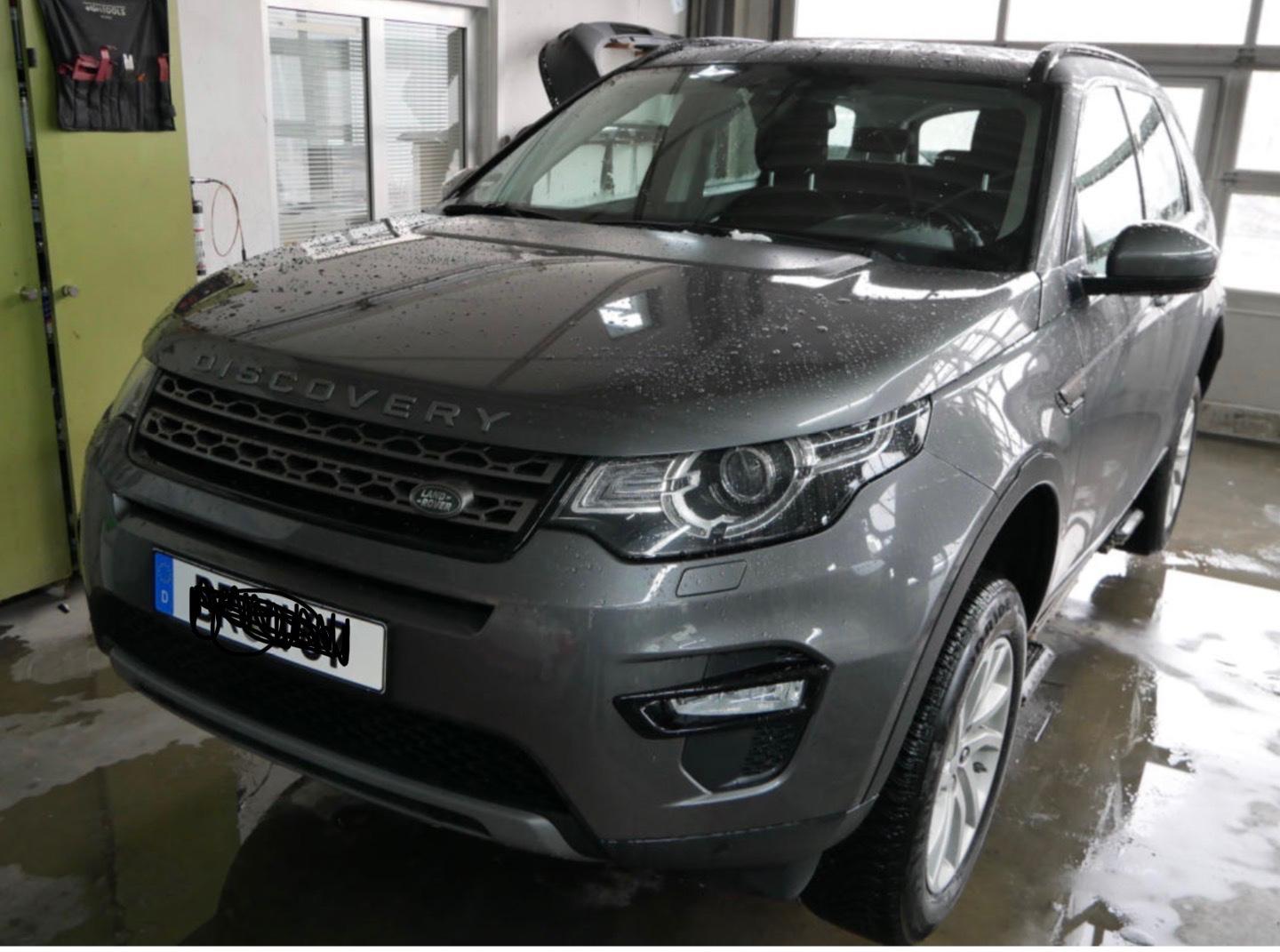 Land Rover Discovery Allrad mit Heckschaden