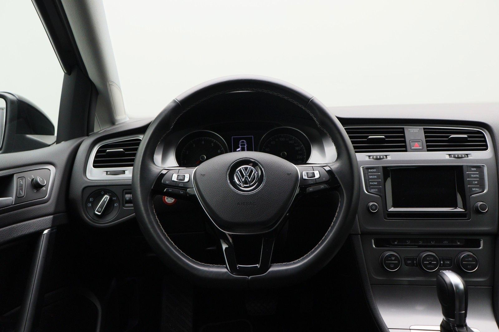 Fahrzeugabbildung Volkswagen Golf VII 1.4 Comfortline BMT DSG PDC NAVI