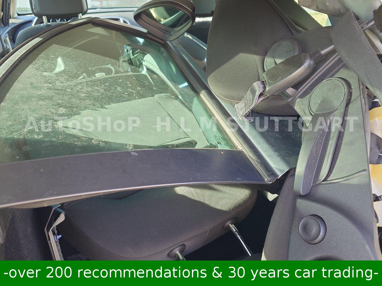 Opel Astra 2011 — photo 26
