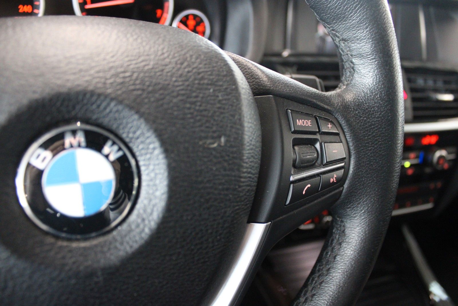 Fahrzeugabbildung BMW X3 xDrive28i xLine Aut. AHK HUD LEDER STDHZ uvm.