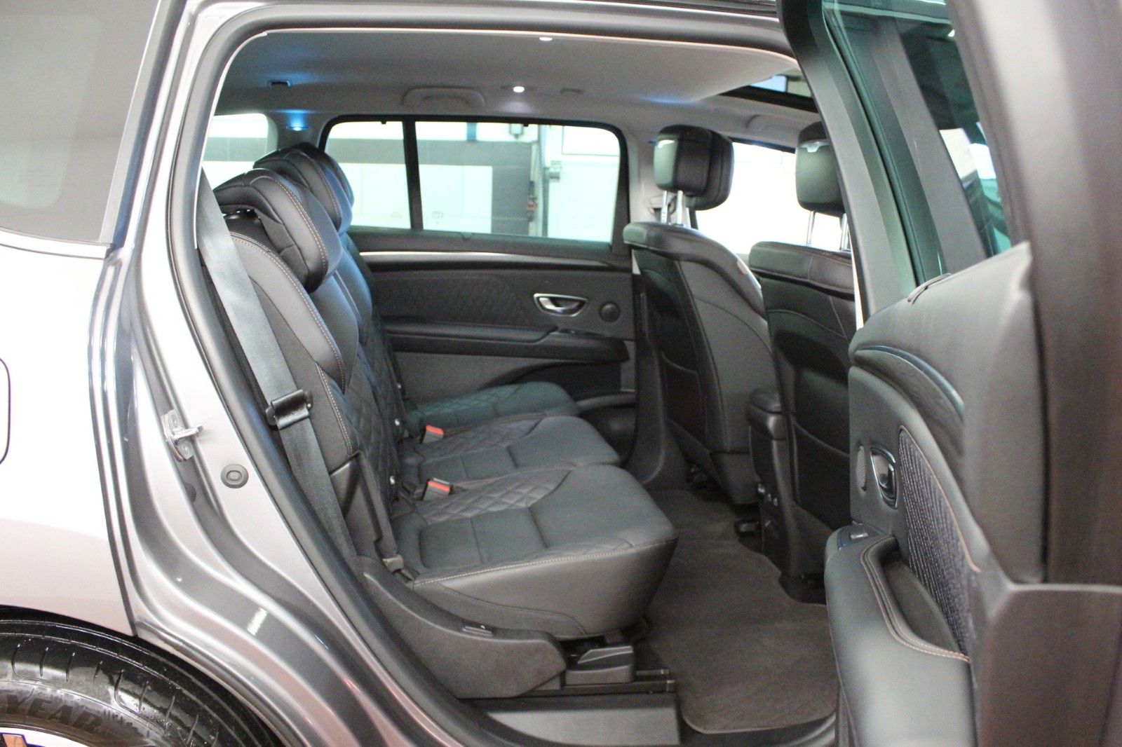 Fahrzeugabbildung Renault Espace Initiale Paris dCi 190 EDC *Volle Ausst.*