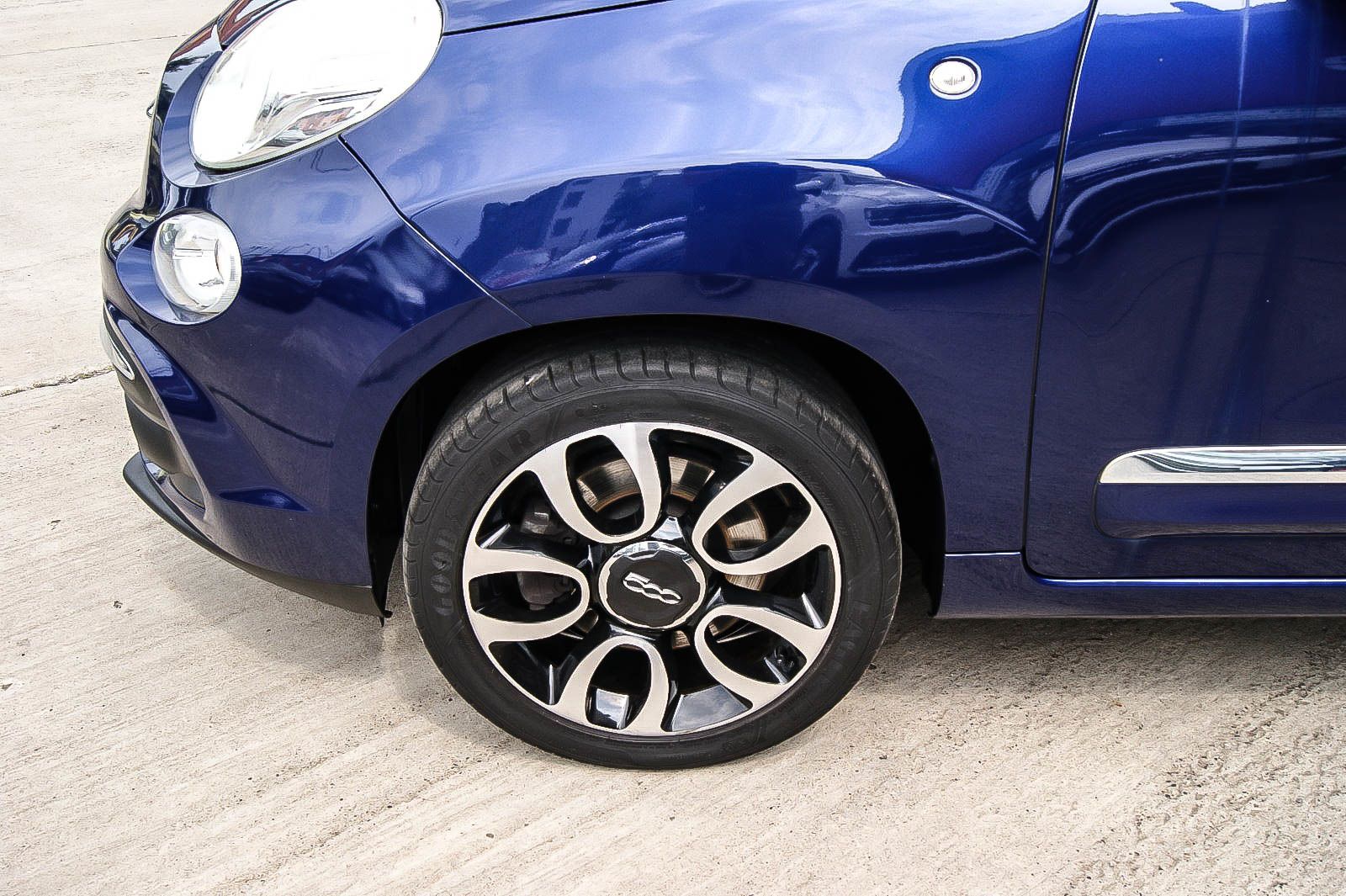 Fahrzeugabbildung Fiat 500 L 1.4T-Jet URBAN Pop-Star NAVI PDC 1.HAND