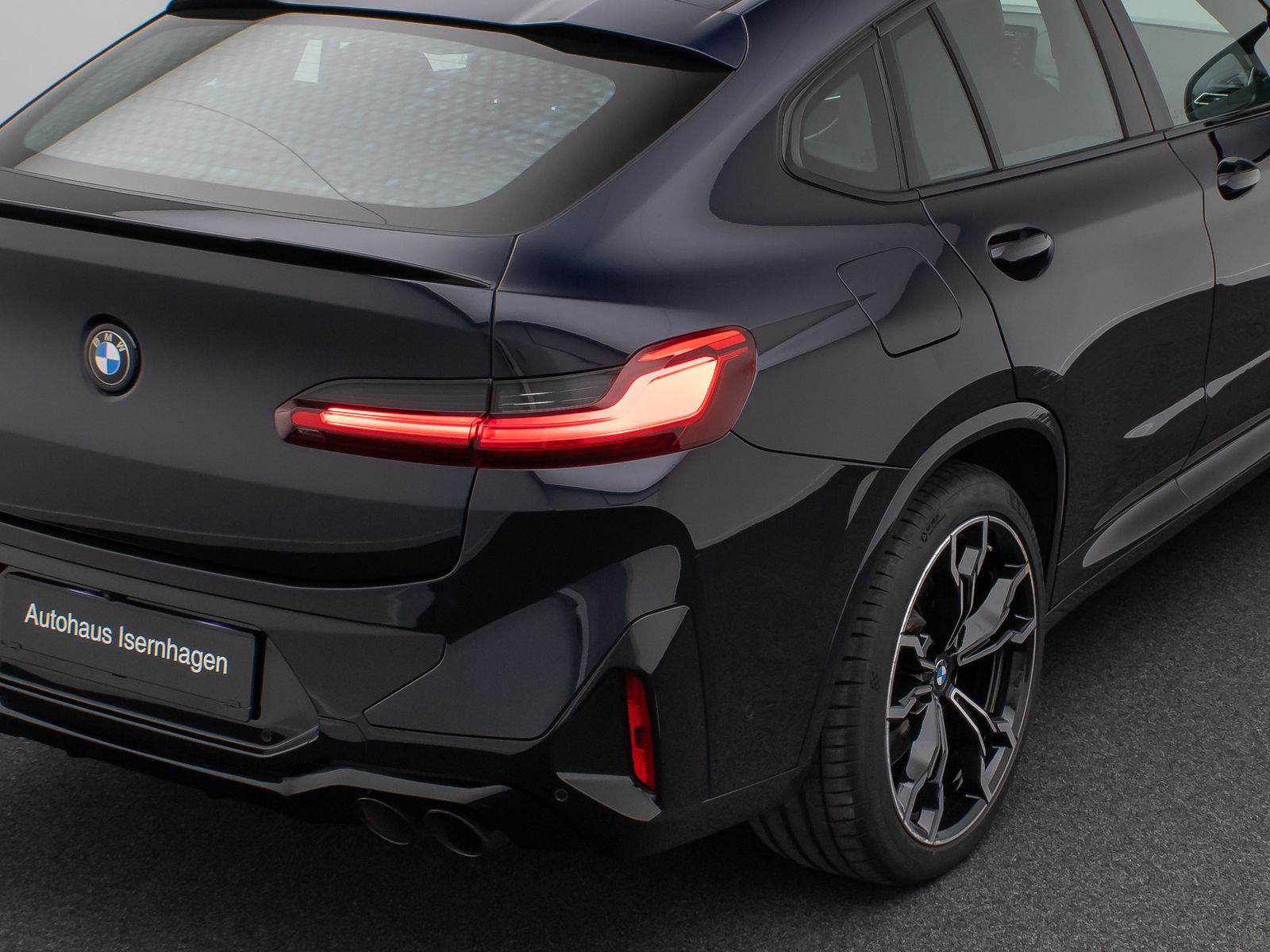 Fahrzeugabbildung BMW X4 M Competition HUD Kamera DAB Panorama 21Zoll