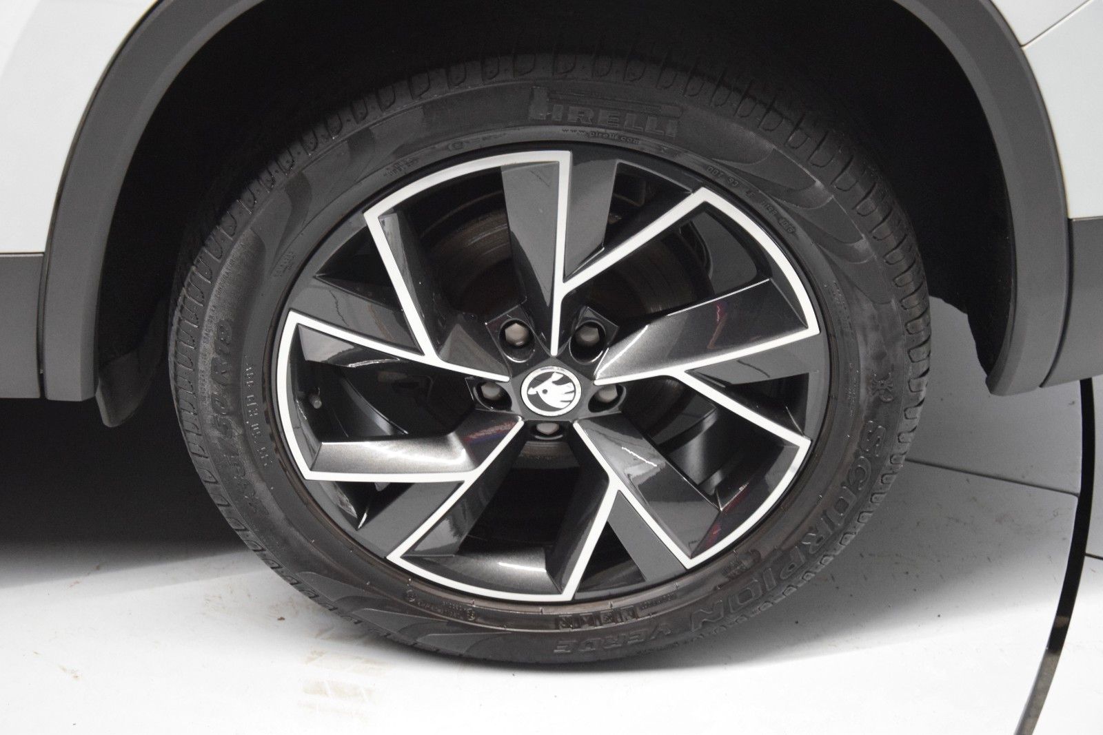 Fahrzeugabbildung SKODA Kodiaq Style 4x4 Pano LED Keyless Sitzbelüf. AHK