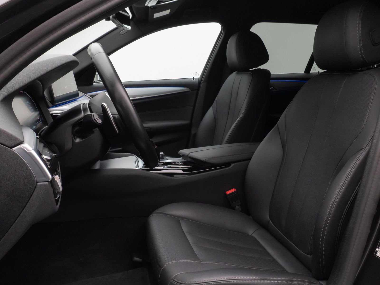 Fahrzeugabbildung BMW 520d Kamera DAB 4xKlima Leder M Sport AHK Alarm