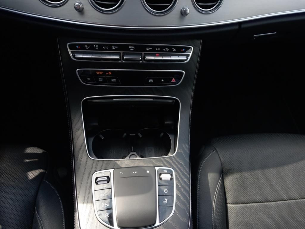 Fahrzeugabbildung Mercedes-Benz E 400 d 4MATIC T-Modell AMG*Nav*HUD*PDC*LED*360°