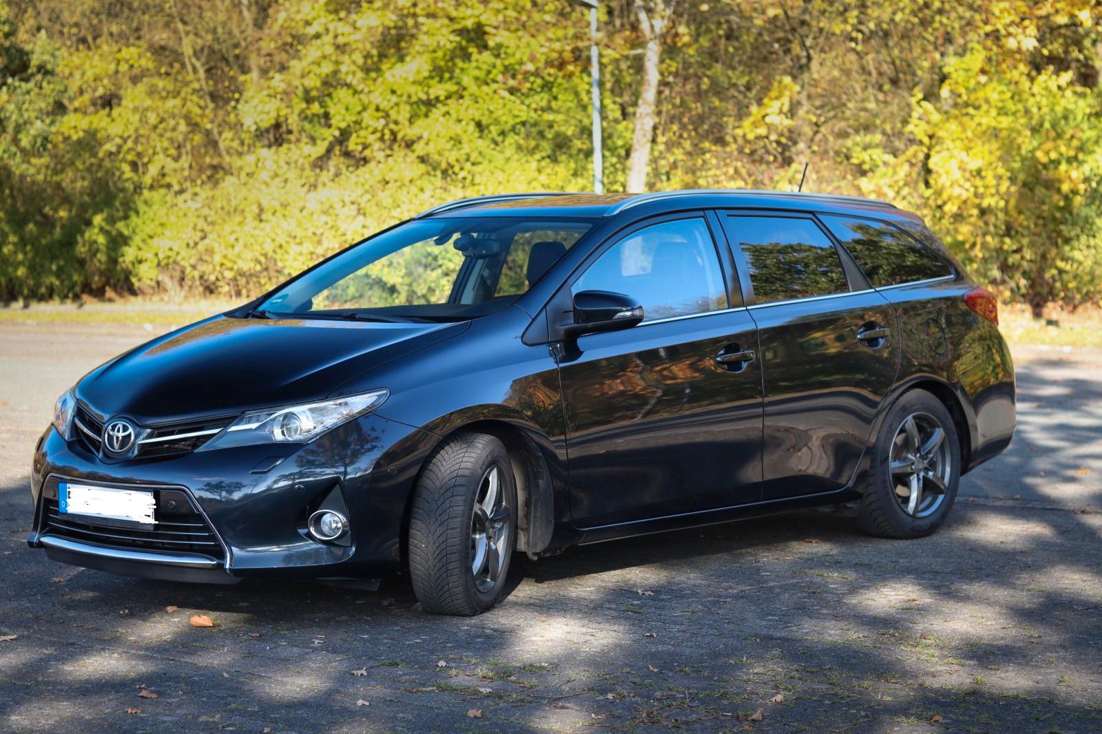 Toyota Auris 2013 — photo 5