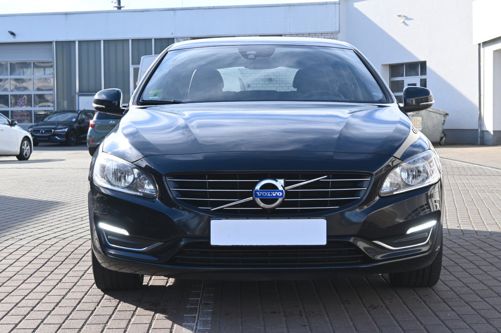 Fahrzeugabbildung Volvo V60 Kombi D6 Summum AWD*NAV*LED*TEMPO*