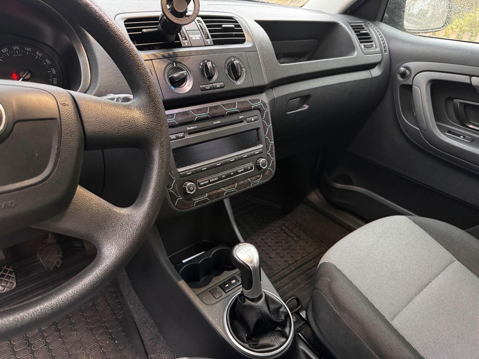Skoda Fabia 2011 — photo 10