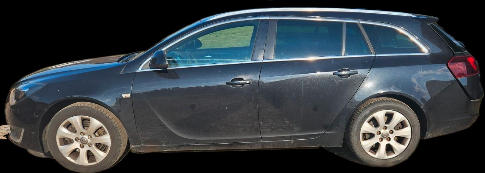 Opel Insignia 2015 — rear view