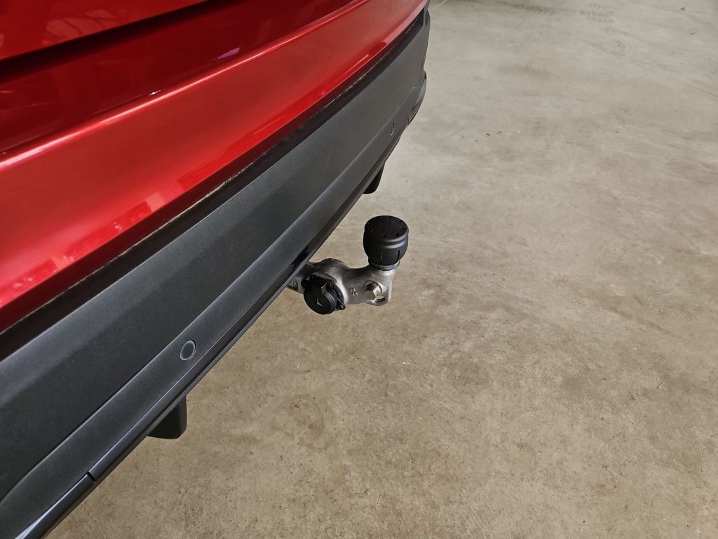 Fahrzeugabbildung Mercedes-Benz GLC 300 e 4M AMG Night AHK Pano LED SHZ Ambie.