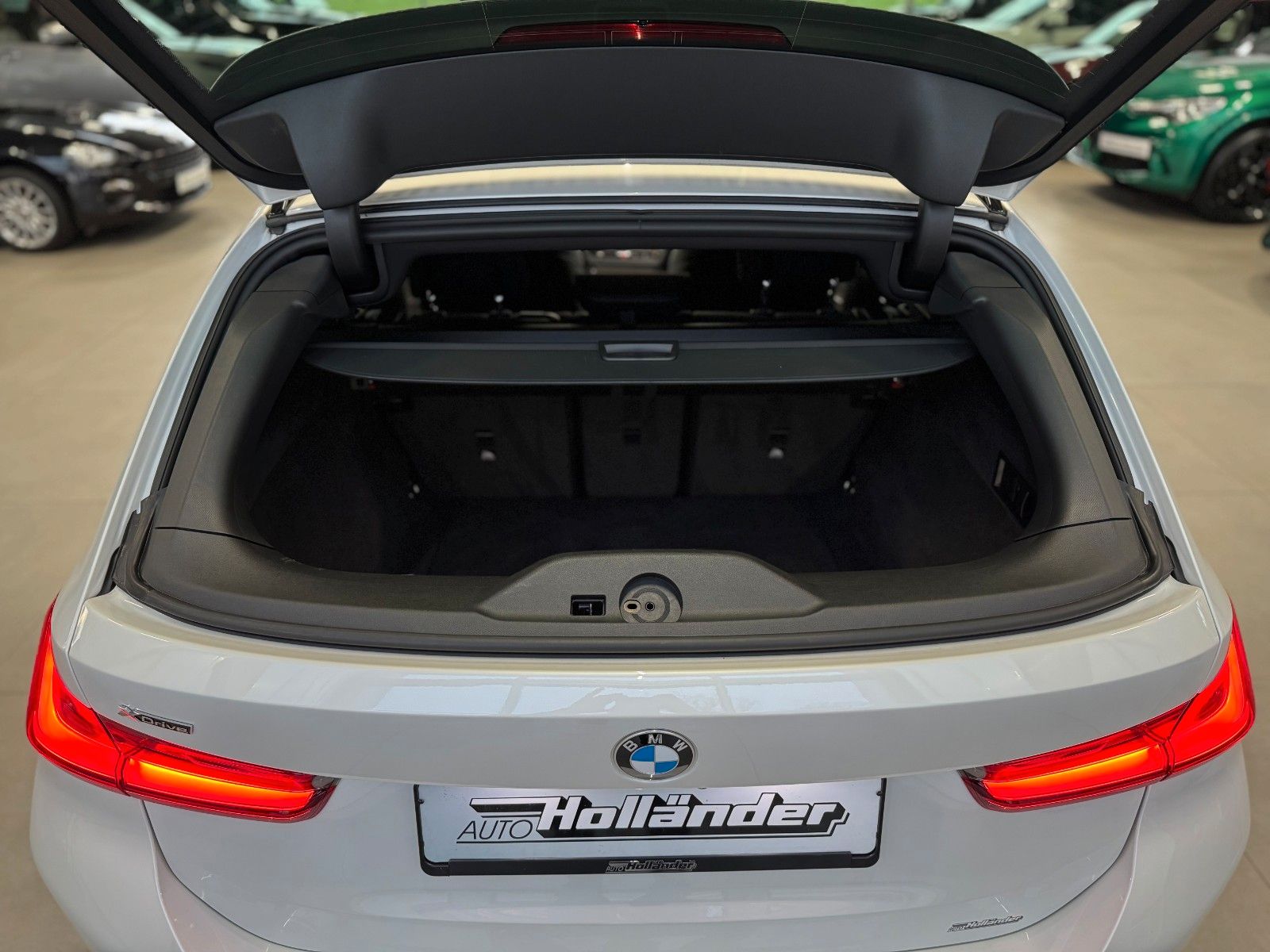 Fahrzeugabbildung BMW 320 d Touring xDrive MSport "Leder PANO Innov.P"