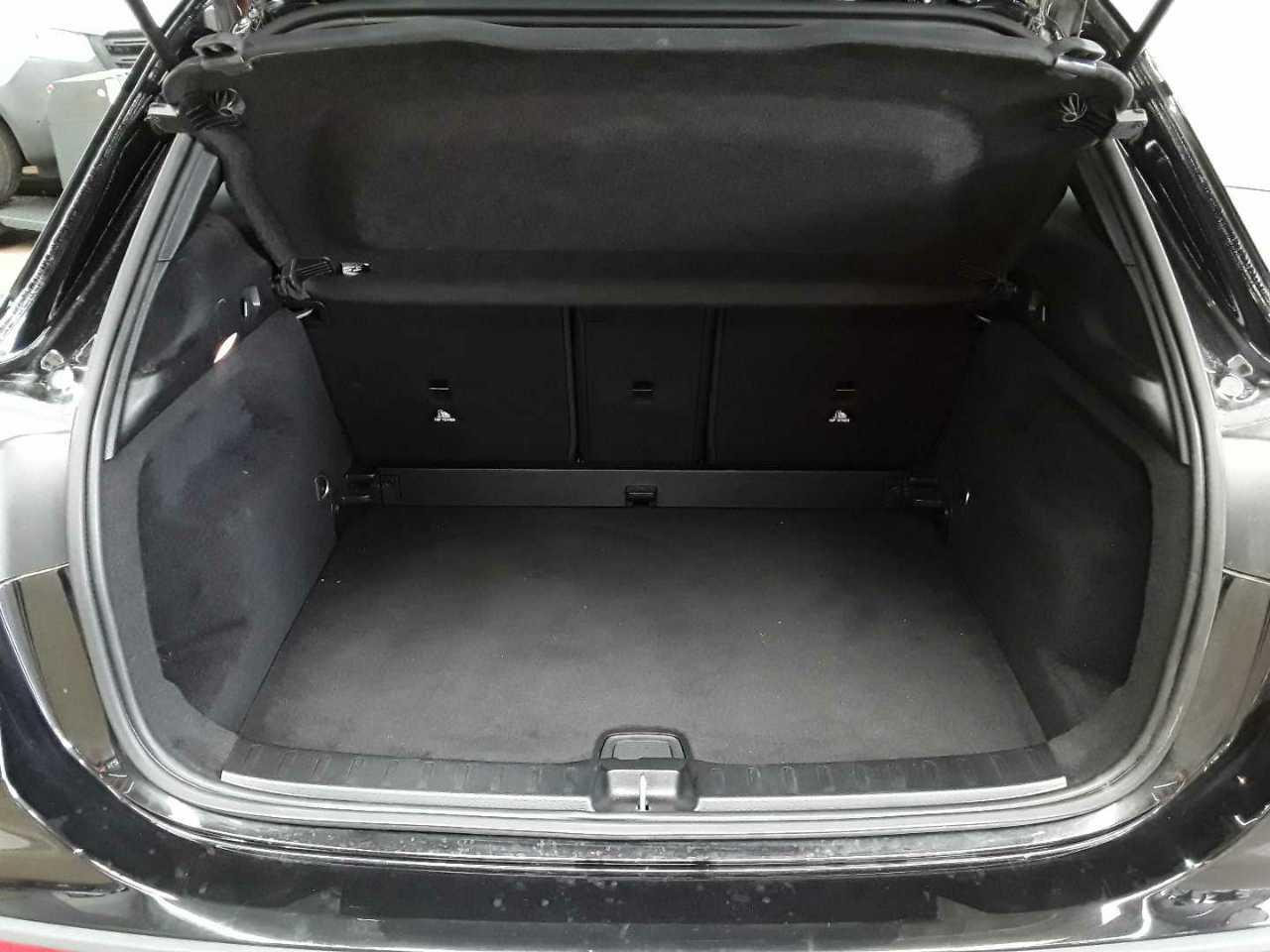Mercedes-Benz GLA 250-Progressive BusiP PANO KAM StHz
