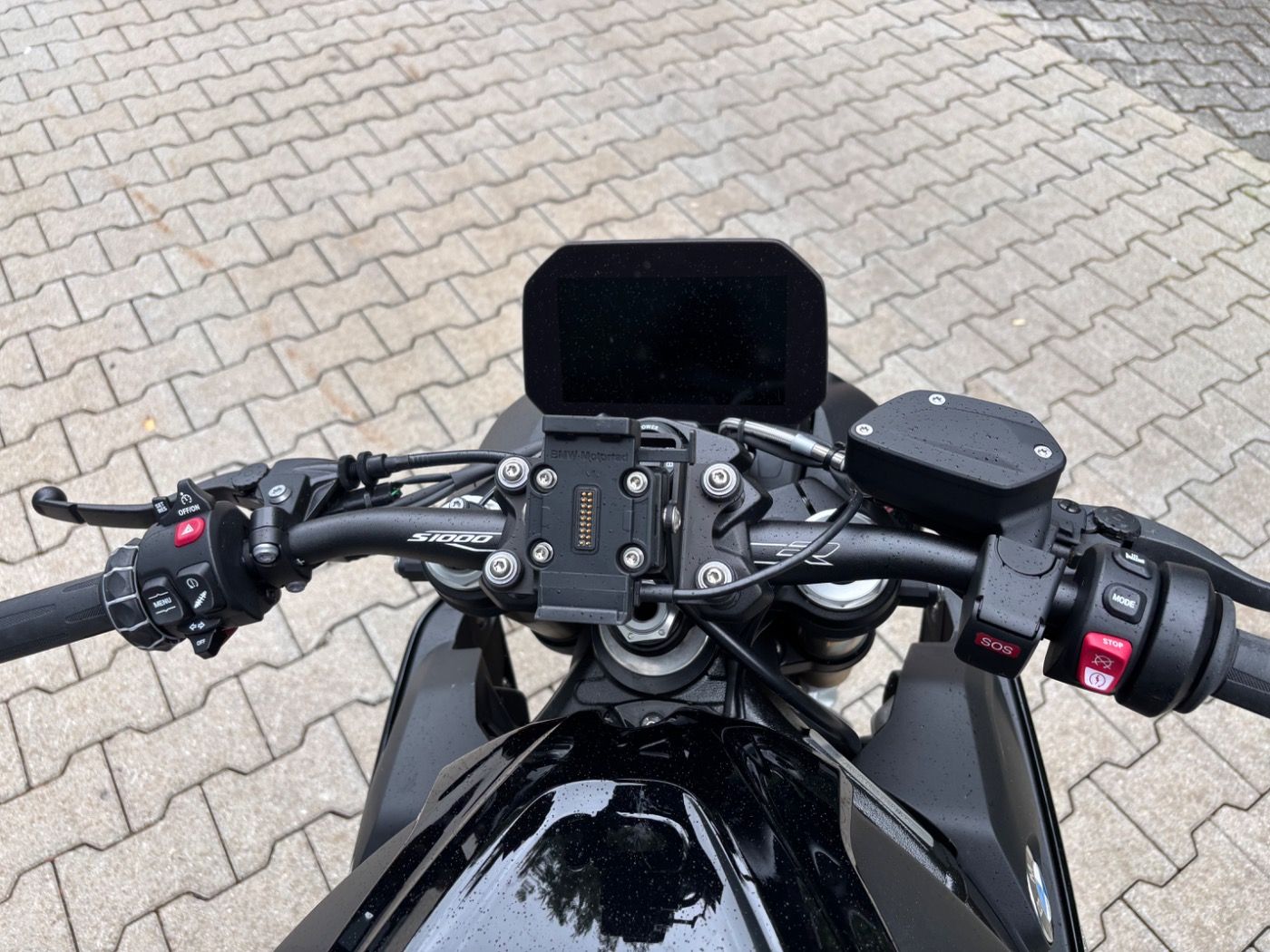 Fahrzeugabbildung BMW S 1000 R 2 Pakete Akrapovic